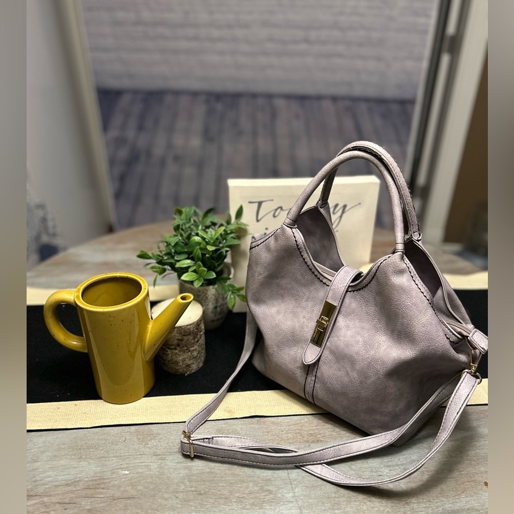 Blush Purse lavender in colour